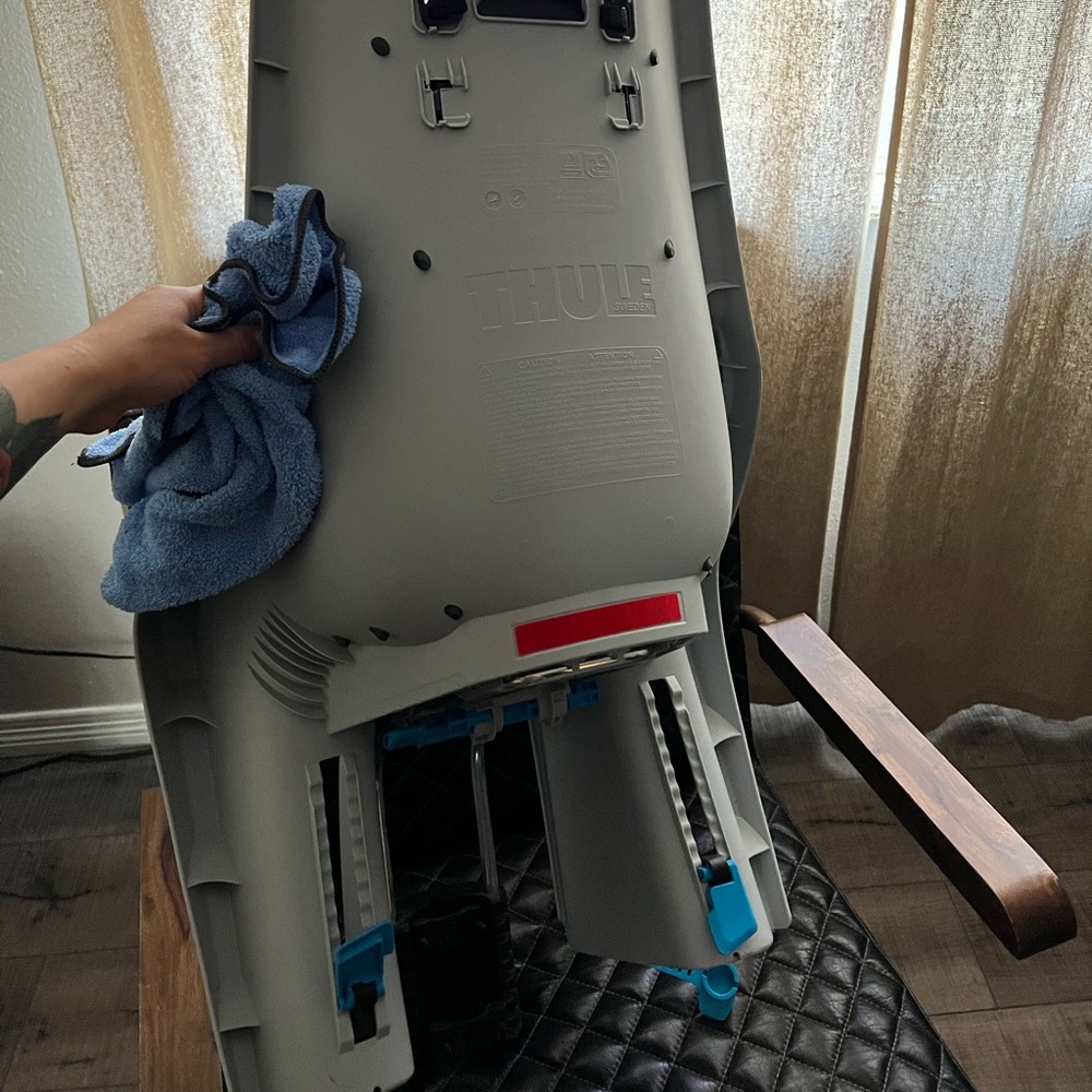 Brand new condition Thule child bike seat 😊 - Picture 5 of 5